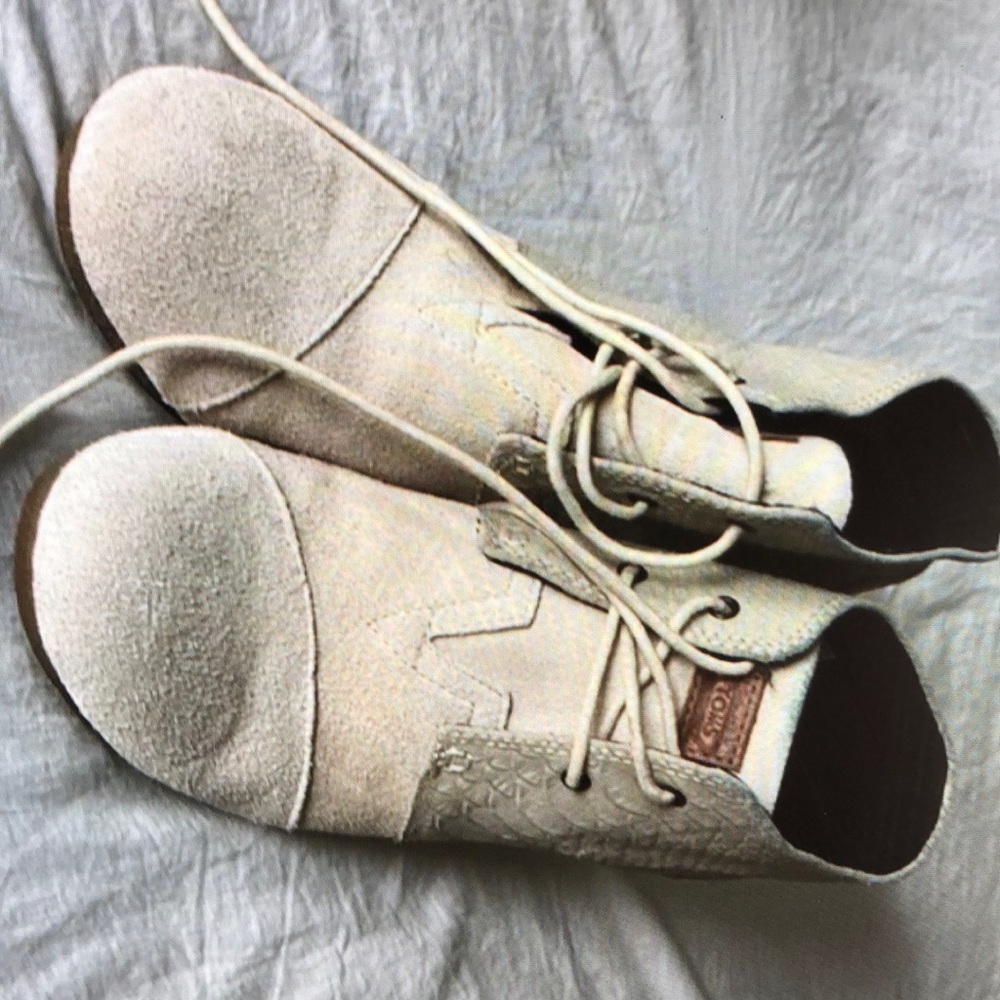 Toms booties size 10